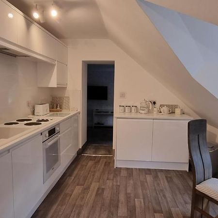 Modern And Spacious 2 Bedroom Apartment With Free Parking Llansantffraid Llansantffraid Glyn Ceiriog Exterior foto
