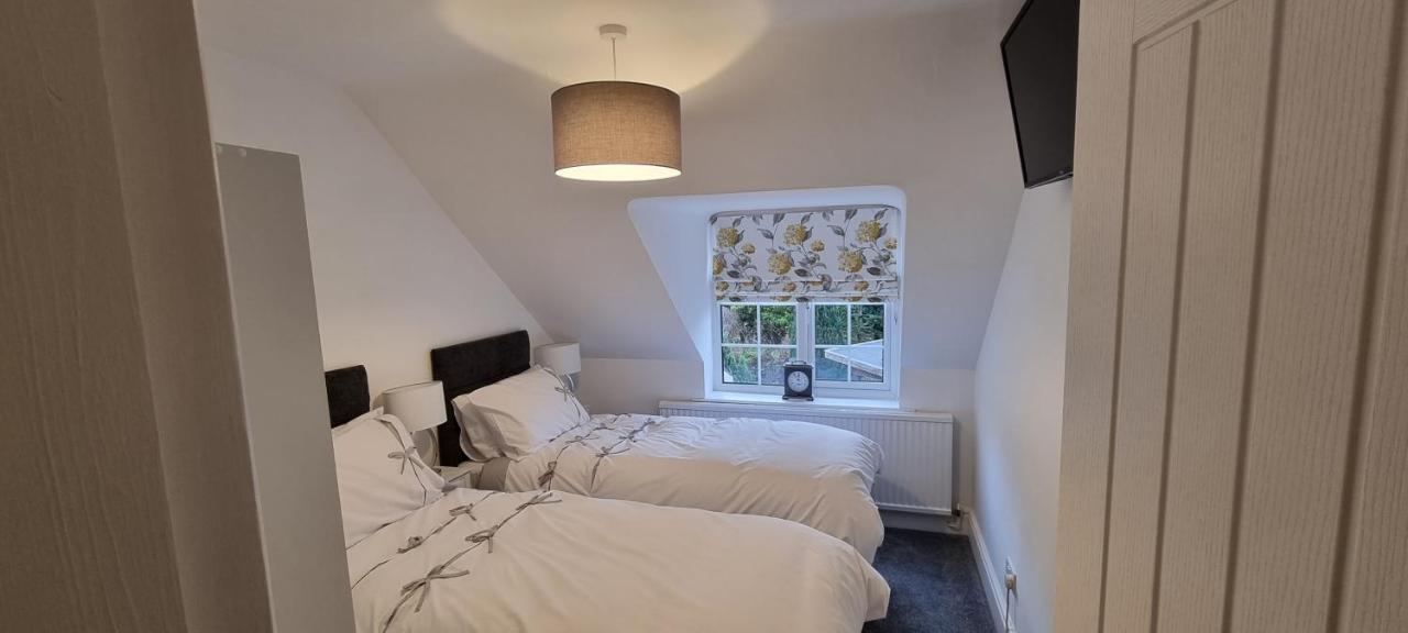 Modern And Spacious 2 Bedroom Apartment With Free Parking Llansantffraid Llansantffraid Glyn Ceiriog Exterior foto