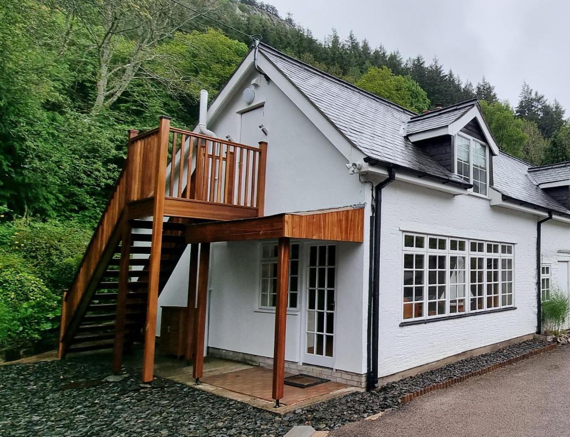 Modern And Spacious 2 Bedroom Apartment With Free Parking Llansantffraid Llansantffraid Glyn Ceiriog Exterior foto